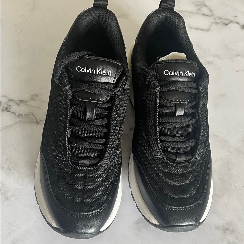 NWOT Calvin Klein Women's Gyslen
Sneaker, Black